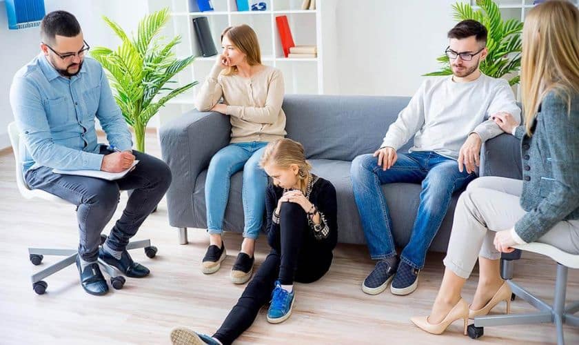 5 Telltale Signs You Need Family Therapy Right Now!